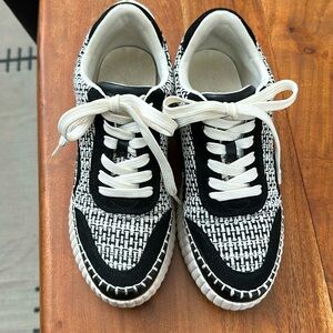 Universal Thread Women's Black & White Persephone Platform Sneakers Size 7.5